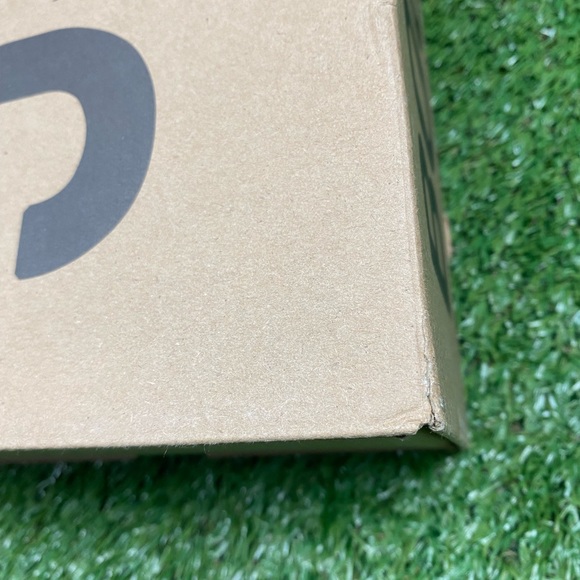 Brand new with box Adidas Yeezy 350 v2 carbon size 5 US - Picture 10 of 10